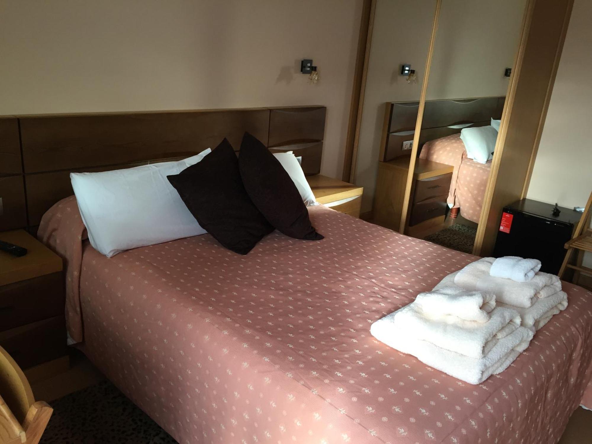 Hotel Santa Cruz Монтаос Номер фото