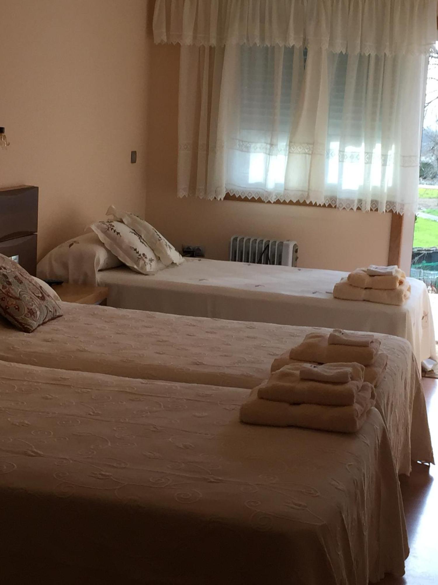 Hotel Santa Cruz Монтаос Номер фото