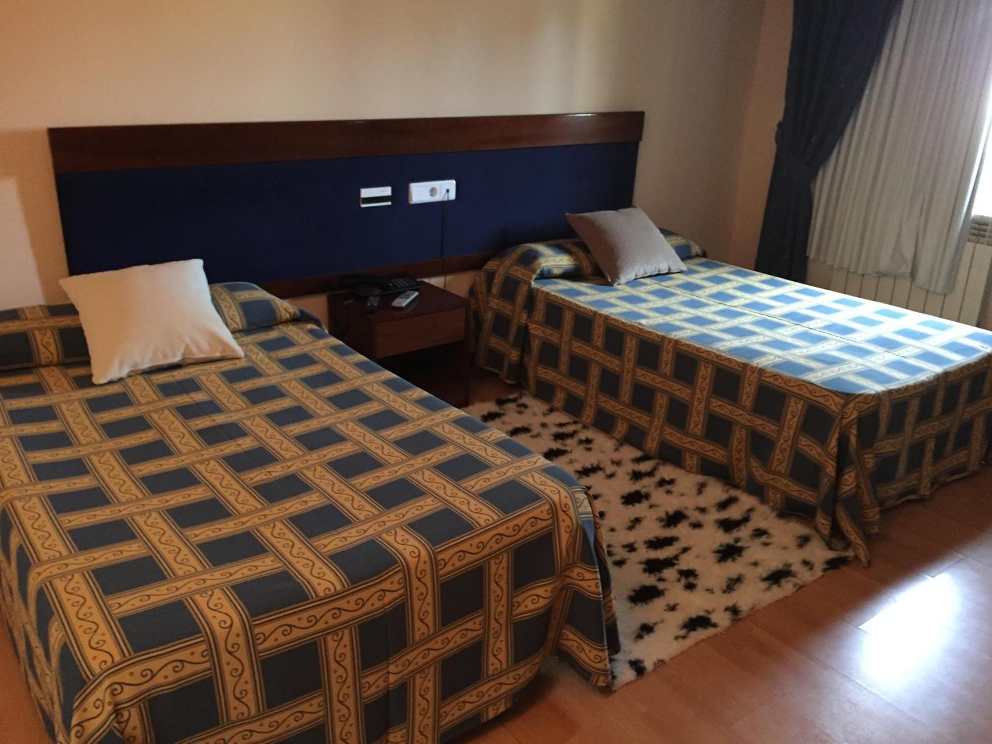 Hotel Santa Cruz Монтаос Номер фото