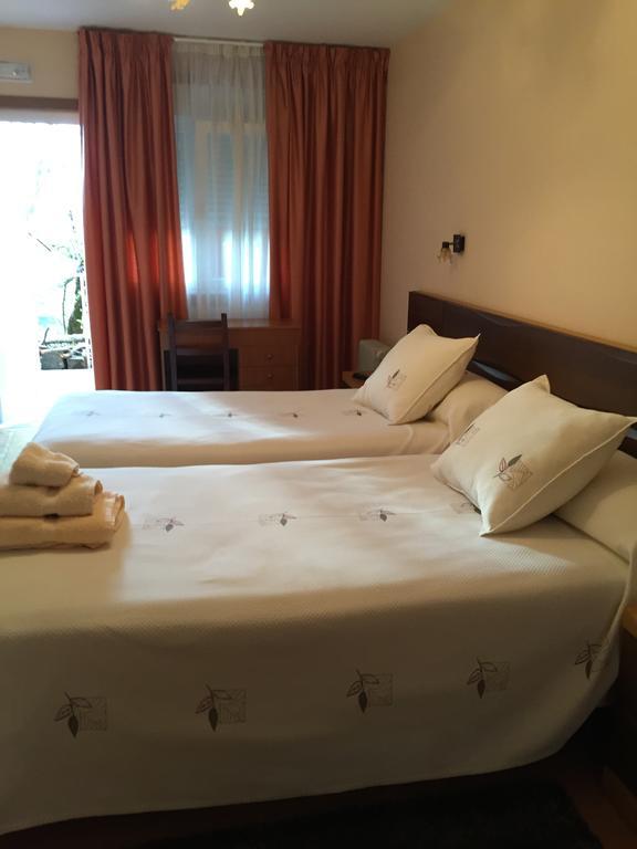 Hotel Santa Cruz Монтаос Номер фото